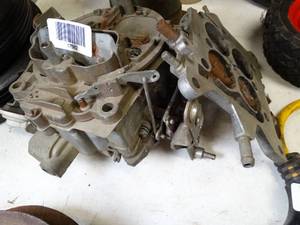 lot 17582 image: Carburetor Parts