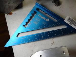 lot 17594 image: 2 Metal Right Angles  Square