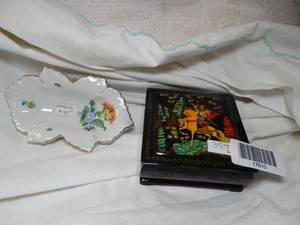 lot 17610 image: Small Vintage Collectibles