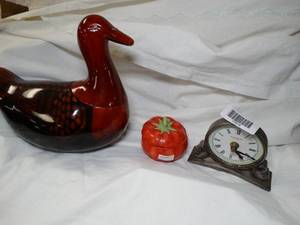lot 17614 image: Candle - Clock and Duck