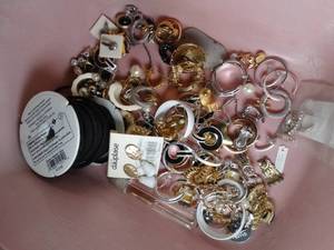 lot 17613 image: Tub of Quality Earrings