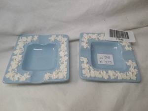 lot 17642 image: 2 Small Wedgwood Ashtrays