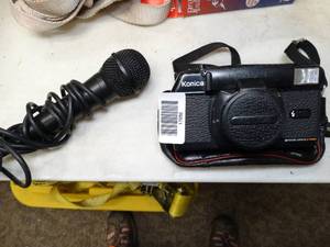 lot 17656 image: Quality Mic and Konica 35mm Camera