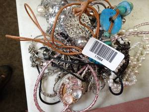 lot 17664 image: Mixed Lot of Costume Jewelry
