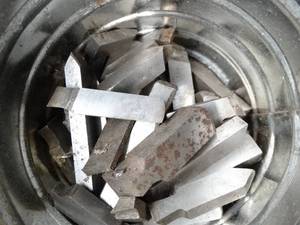 lot 17675 image: Tin of Small Lathe Tools