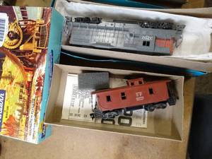 lot 17700 image: HO Train Kaboos and Engine  Collectible