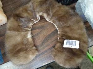 lot 17798 image: Faux of Real Fur Collar