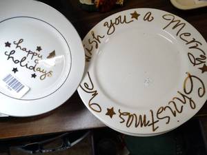 lot 17808 image: Holiday Plates