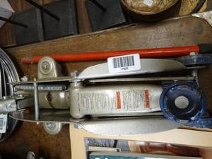 lot 17825 image: AC Delco Floor Jack