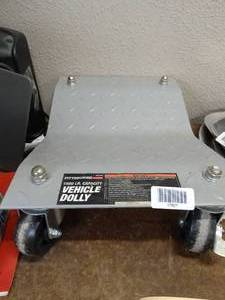 lot 17827 image: Vehicle Single Wheel Dolly