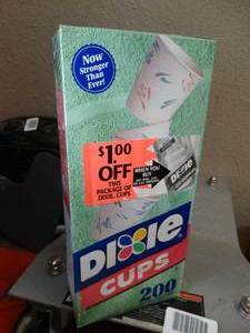 lot 17830 image: Box of Vintage Dixie Bathroom Cups