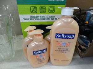lot 17735 image: Antibacterial Hand Soap and Lotion