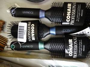 lot 17713 image: Lot of 3 Conair Brushes