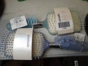 lot 17706 image: Conair Brushes and Pillows