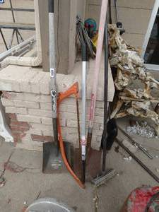 lot 1138 image: 2 Shovels - Broom and Hand Saw