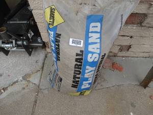 lot 1140 image: Bag of Play Sand