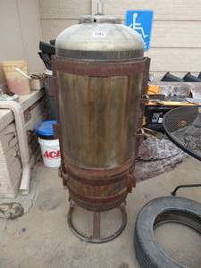 lot 1141 image: Vertical Grill  Smoker