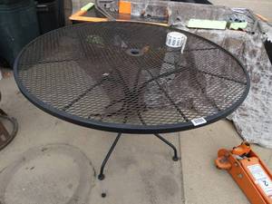 lot 1142 image: Metal garden  Outdoor Round Table