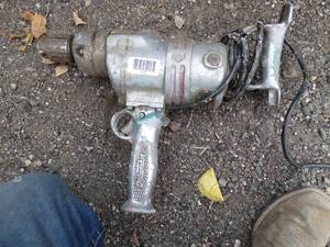lot 1176 image: Milwaukee 12 Drill