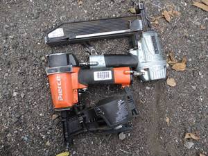 lot 1177 image: Pierce Roofing Nailer and Brad Pneumatic Guns