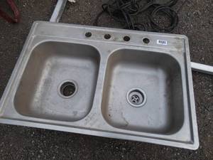 lot 1183 image: 2 Bin Stainless Sink