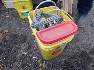 lot 1196 image: Power strips and Cord