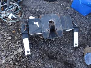 lot 1963 image: Reese 5th wheel Trailer Hitch