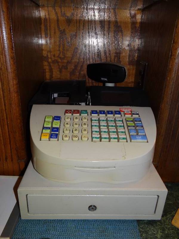 Royal 710 ml Pos Cash Register Lakewood Pub Sports Bar Seating And