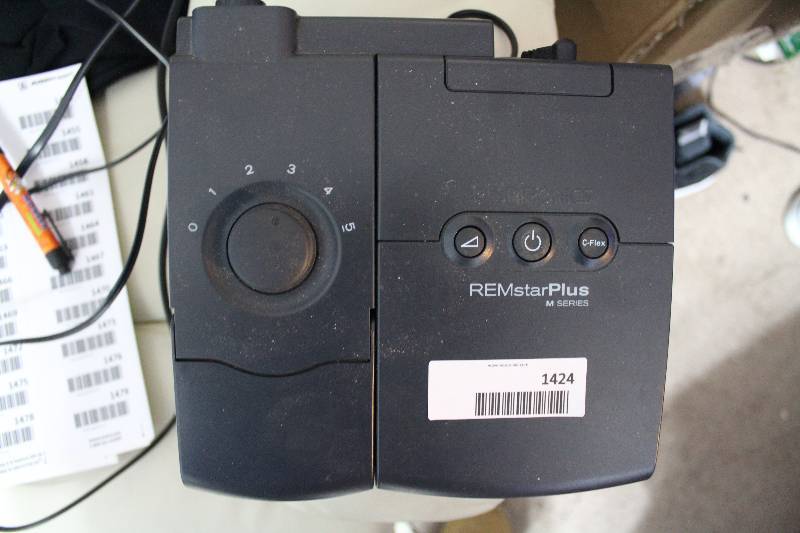 lot 1424 image: RemStar M-Series Heated Humidifier