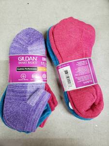 lot 5136 image: Gildan 3 Pk Womens No Show Socks-shoe Size 4-10-multi Color-solids - 2 Packs