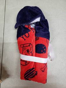 lot 5141 image: Hooded Kids Towel - Pirates