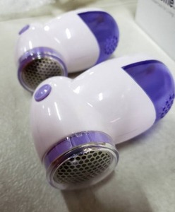 lot 5142 image: Battery Operated Lint Remover (2)