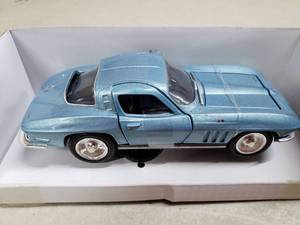 lot 5152 image: 1966 Chevrolet Corvette 132 Model Car