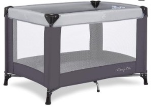 lot 7863 image: Dream On Me Baby Play Yard