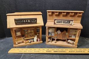 lot 104 image: Home Decor