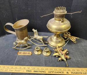 lot 106 image: Brass Decor