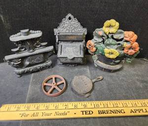 lot 107 image: Vintage Cast Iron Home Decor