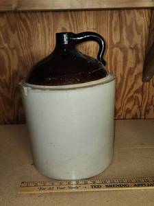 lot 112 image: Vintage #5 Crock Jug