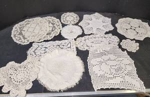 lot 116 image: Doilies