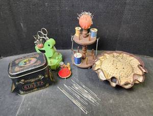 lot 125 image: Vintage Sewing Notions