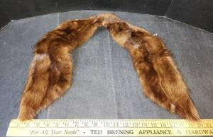 lot 144 image: Authentic Fur Scarf (Good Condition)