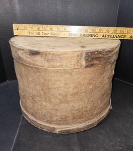 lot 151 image: Vintage Cheese Box