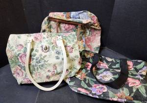 lot 181 image: Handbags