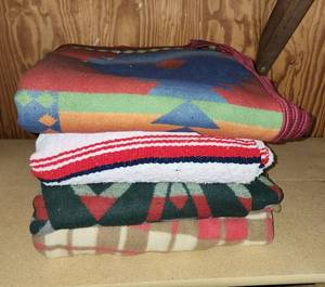 lot 188 image: (4) Indian Blankets
