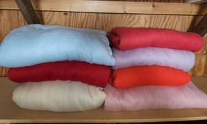 lot 190 image: (7) Electric Blankets (some are missing the cords)