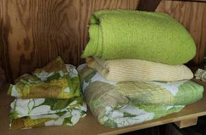 lot 191 image: Vintage Comforter, (2) Blankets, (2) Pair Curtains (3 long panels and 2 short panels)