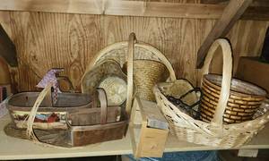 lot 198 image: Baskets