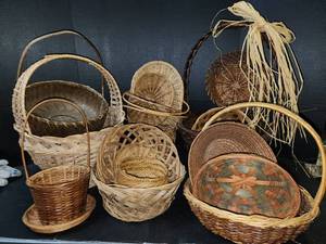 lot 205 image: Baskets