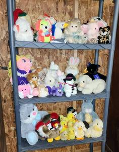 lot 215 image: Stuffed Animals