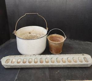 lot 232 image: Galvanized Chicken Feeder and Enamelware Buckets